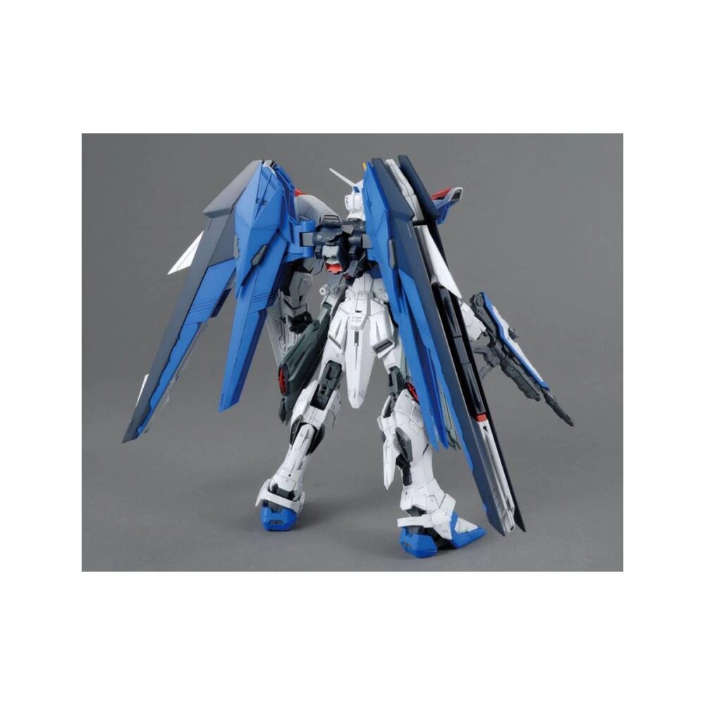 Privé: BANDAI MG ZGMF-X10A Freedom Gundam Ver.2.0 61611