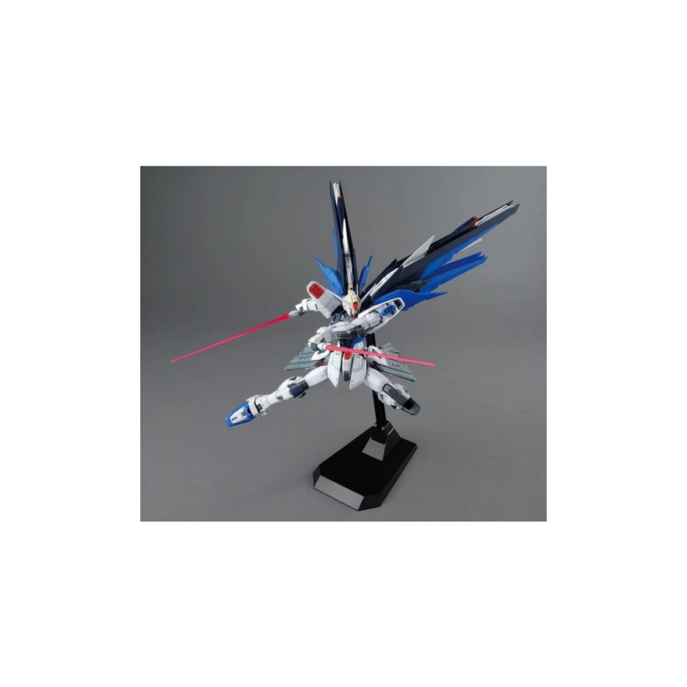 Privé: BANDAI MG ZGMF-X10A Freedom Gundam Ver.2.0 61611