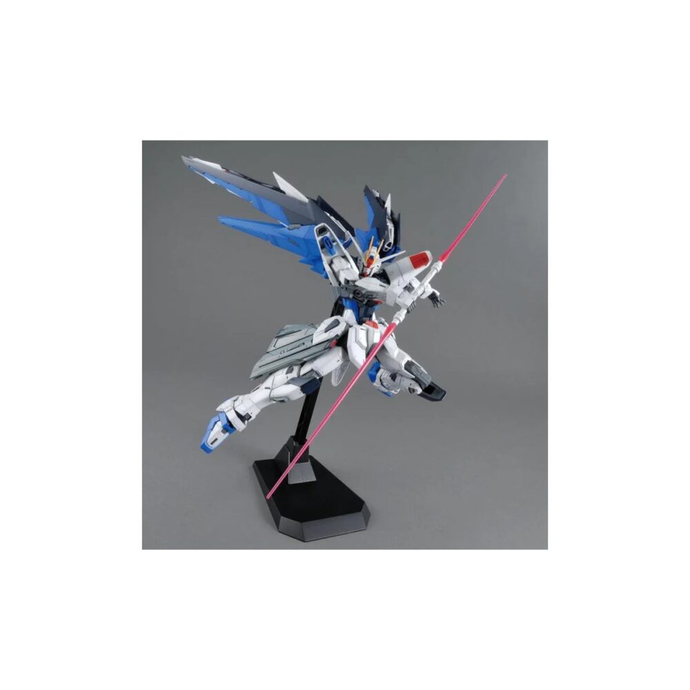 Privé: BANDAI MG ZGMF-X10A Freedom Gundam Ver.2.0 61611