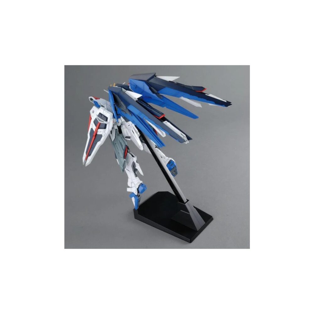 Privé: BANDAI MG ZGMF-X10A Freedom Gundam Ver.2.0 61611